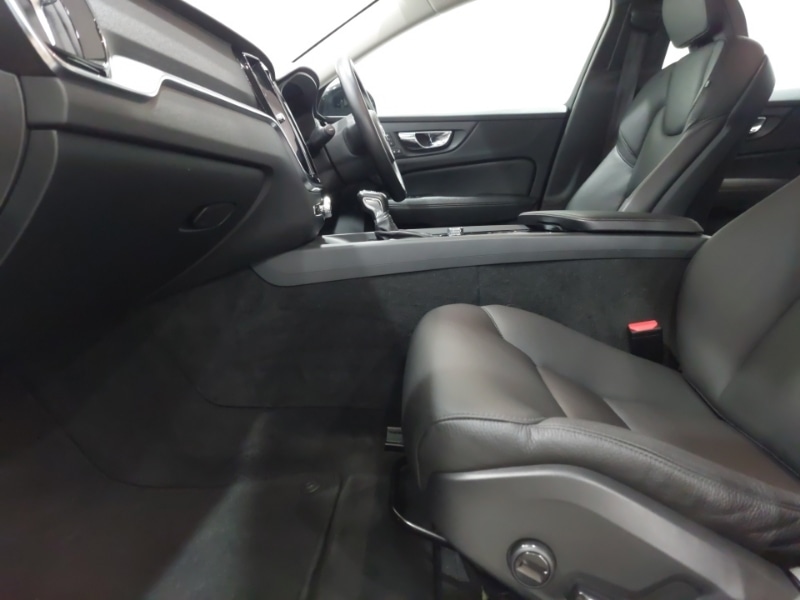 Used Volvo V60 2019 for sale - 76543655: Photo 5