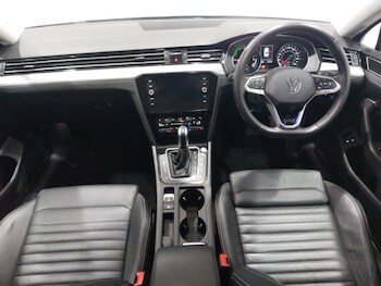 Used Volkswagen Passat 2022 for sale - 79618485: Photo