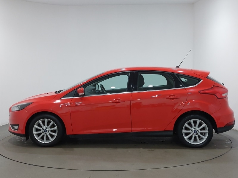 Used Ford Focus 2017 for sale - 76589432: Photo 4