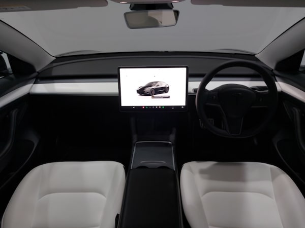 Used Tesla Model 3 2022 for sale - 76233332: Photo 2