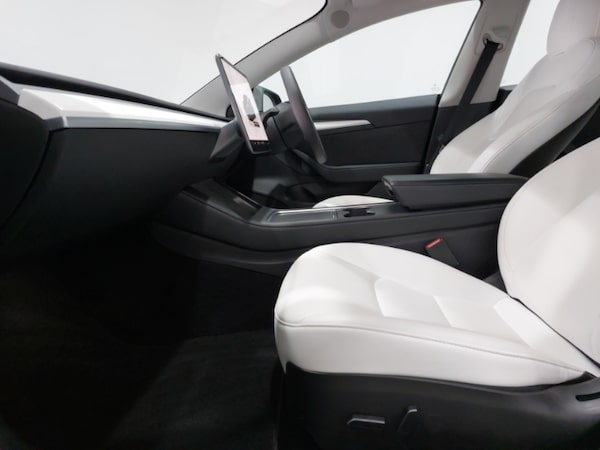 Used Tesla Model 3 2022 for sale - 76233332: Photo 5