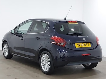 Used Peugeot 208 2018 for sale - 76397483: Photo