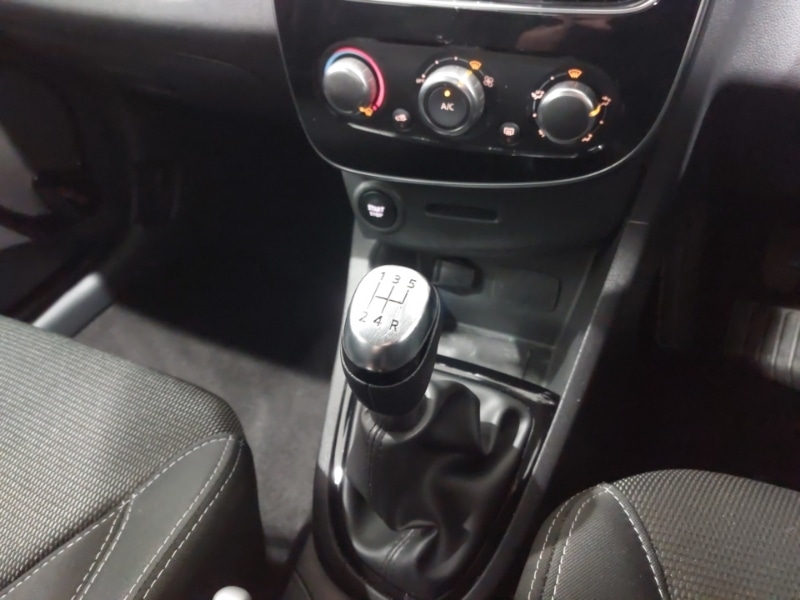 Used Renault Clio 2018 for sale - 77651796: Photo 12