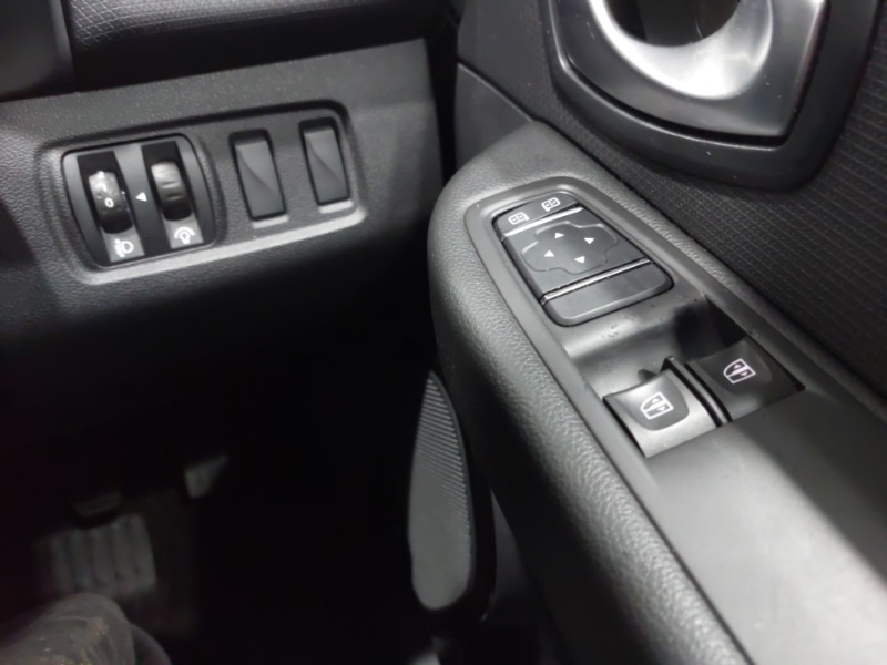 Used Renault Clio 2018 for sale - 77651796: Photo 13