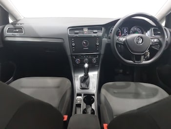 Used Volkswagen Golf 2018 for sale - 78684219: Photo