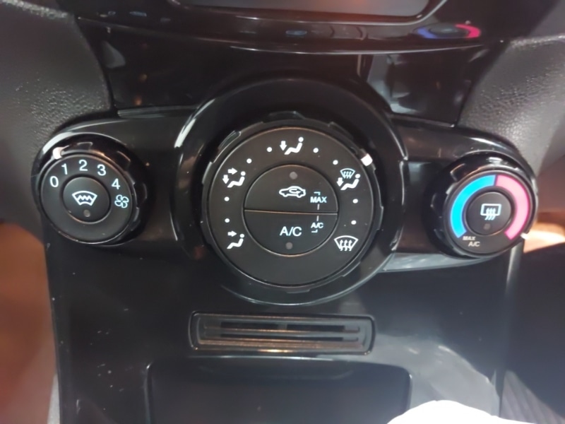 Used Ford Fiesta 2017 for sale - 78023493: Photo 15