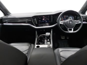 Used Volkswagen Touareg 2018 for sale - 76174566: Photo 2