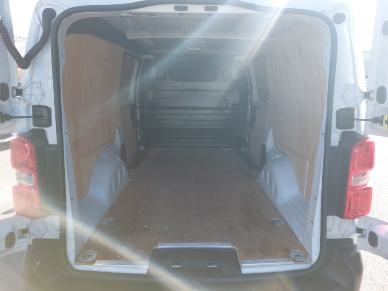 Used Vauxhall Vivaro 2023 for sale - 77922636: Photo 8