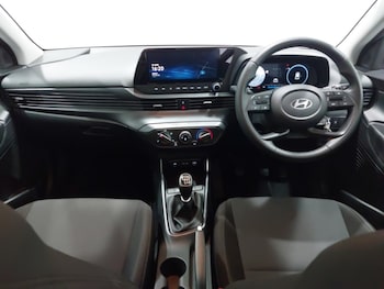 Used Hyundai i20 2024 for sale - 79557800: Photo