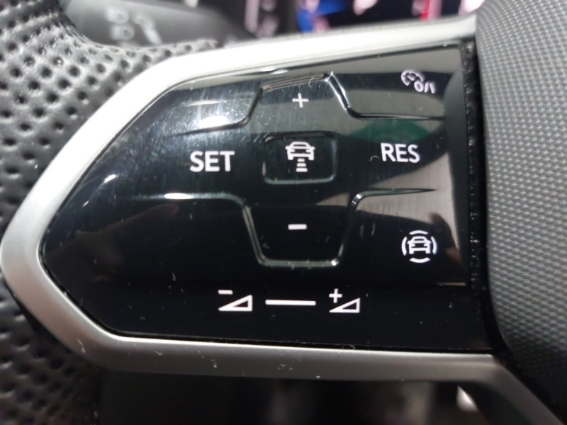 Used Volkswagen T-Roc 2022 for sale - 77947979: Photo 12