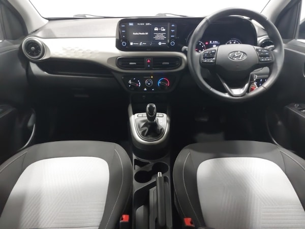 Used Hyundai i10 2021 for sale - 76238243: Photo 2