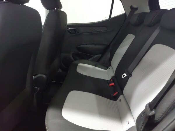 Used Hyundai i10 2021 for sale - 76238243: Photo 6