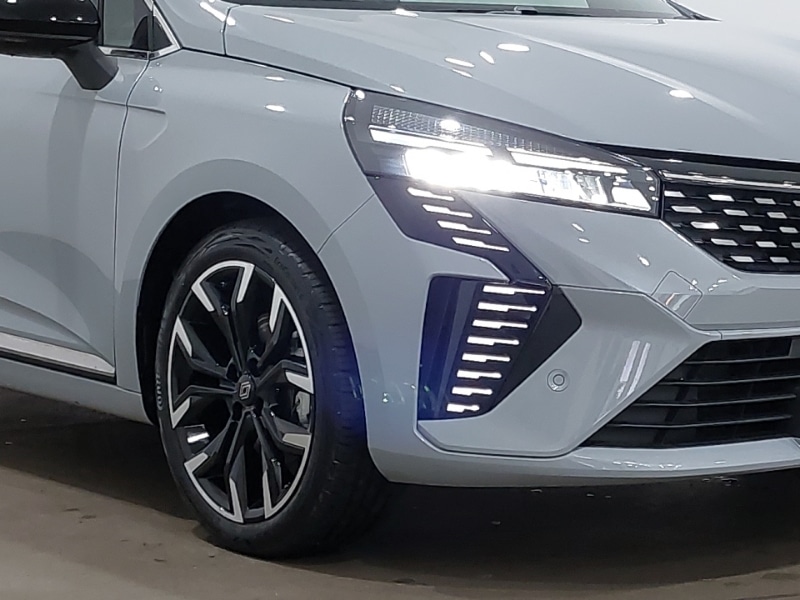 Used Renault Clio 2023 for sale - 77644880: Photo 9