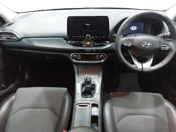 Used Hyundai i30 2023 for sale - 77290010: Photo