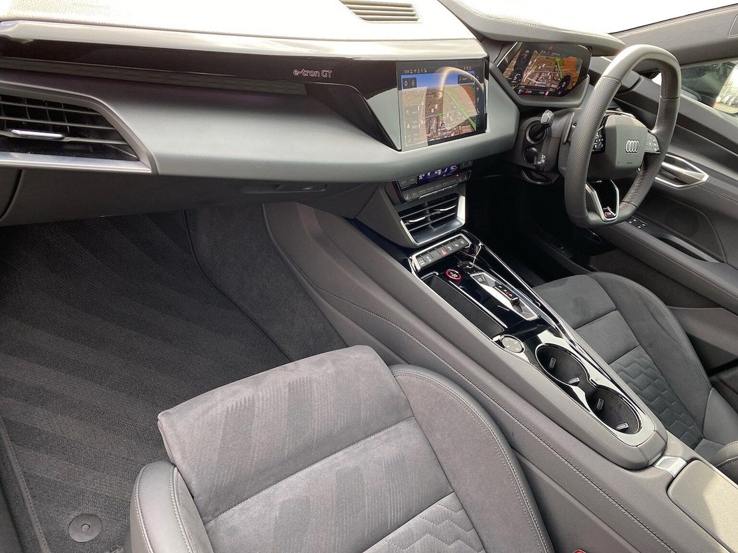 Used Audi e-tron GT 2024 for sale - 76164904: Photo 7
