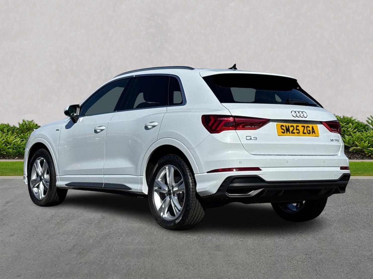 Used Audi Q3 2025 for sale - 76164924: Photo 2