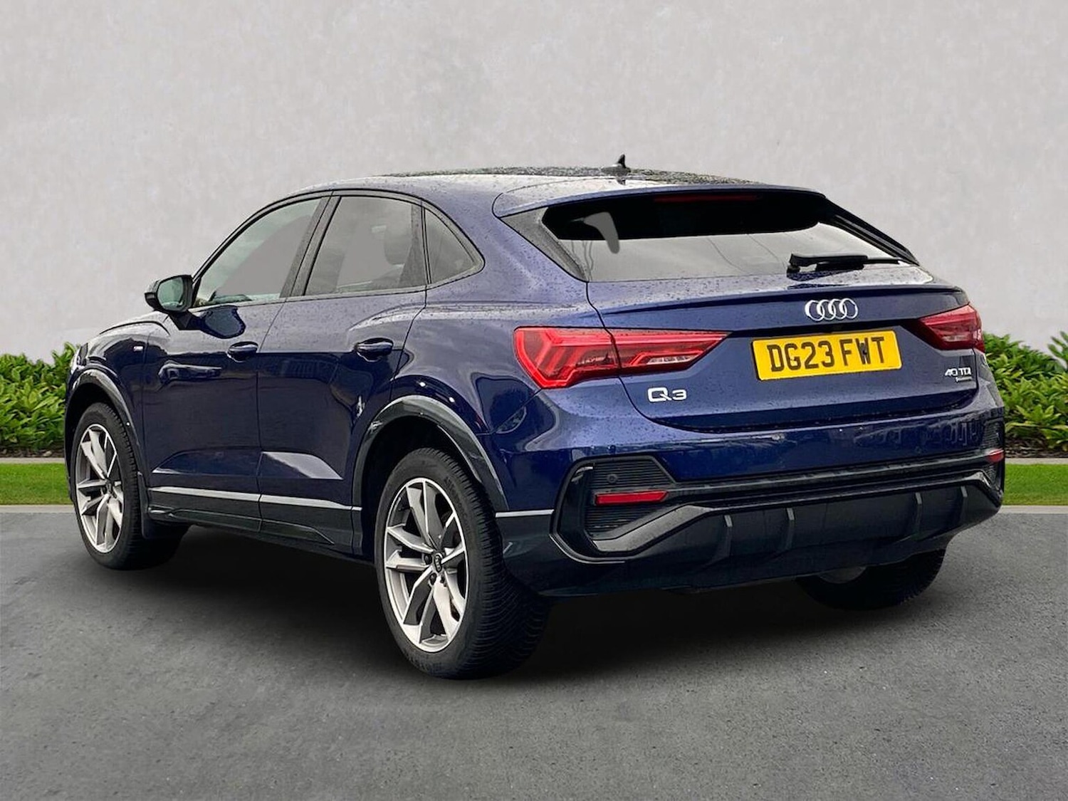 Used Audi Q3 2023 for sale - 76149570: Photo 2