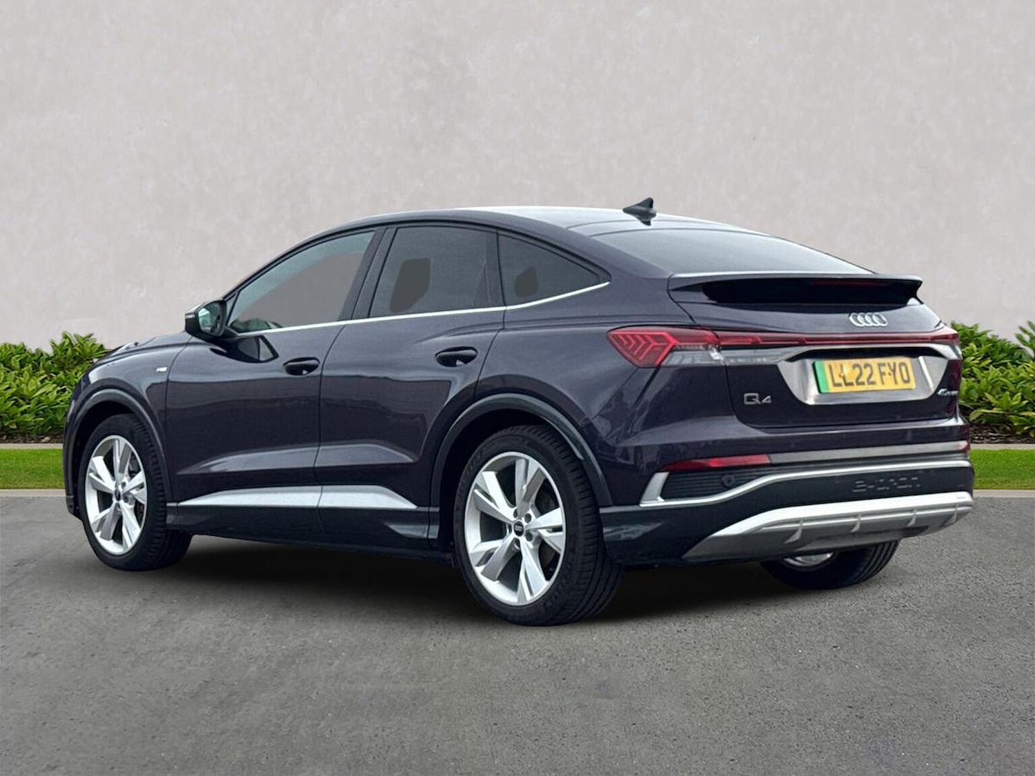 Used Audi Q4 e-tron 2022 for sale - 76144187: Photo 2