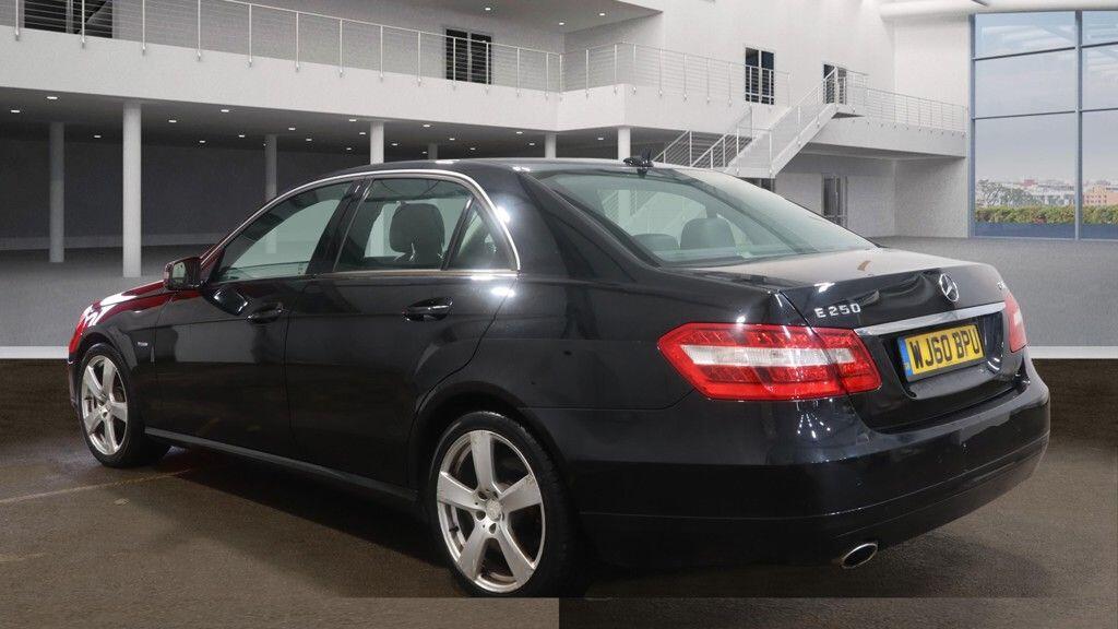 Used Mercedes-Benz E Class 2010 for sale - 77978392: Photo 5