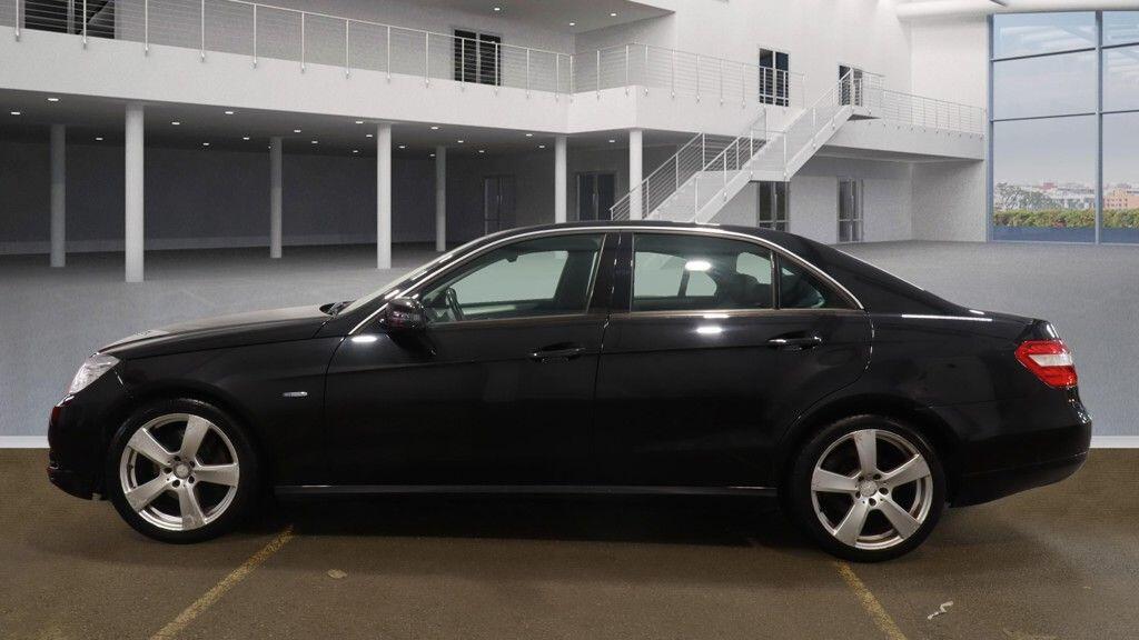 Used Mercedes-Benz E Class 2010 for sale - 77978392: Photo 8