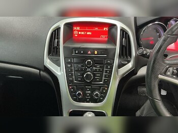 Used Vauxhall Astra 2011 for sale - 77478521: Photo