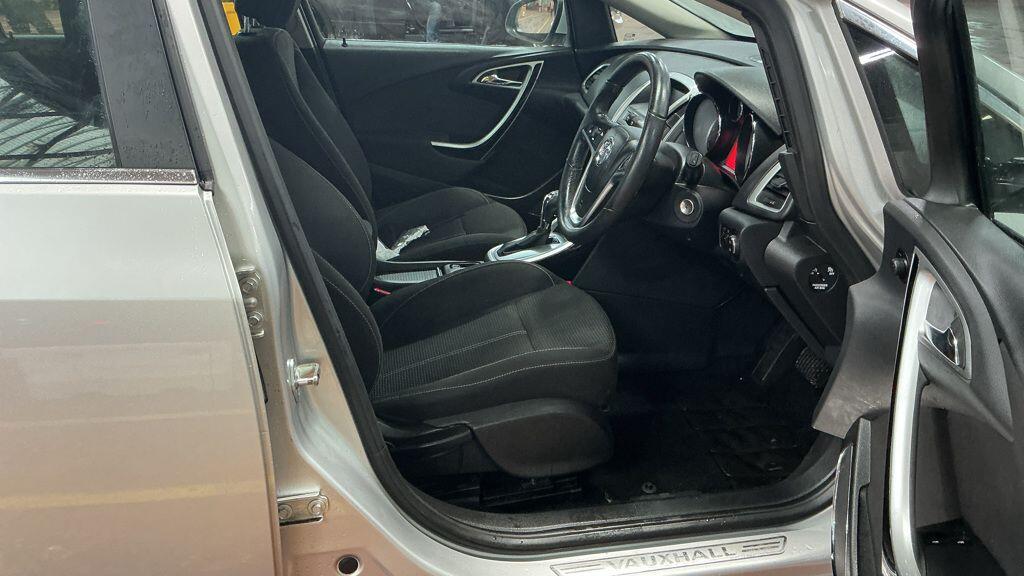 Used Vauxhall Astra 2011 for sale - 77478521: Photo 4