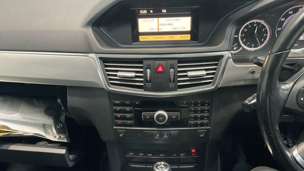 Used Mercedes-Benz E Class 2010 for sale - 77358572: Photo 2