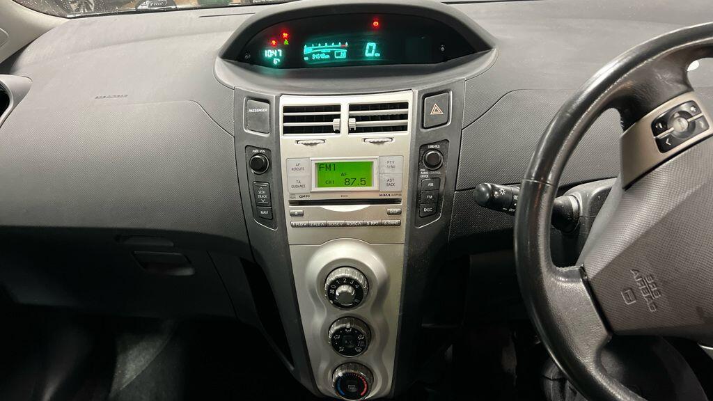 Used Toyota Yaris 2006 for sale - 77478563: Photo 2