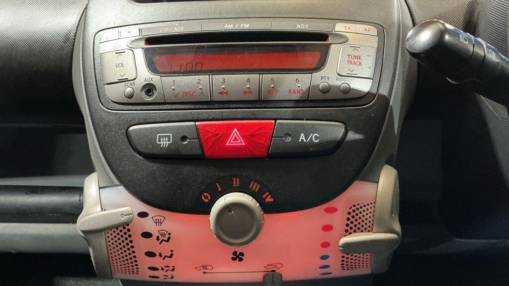 Used Toyota AYGO 2009 for sale - 77586305: Photo 2