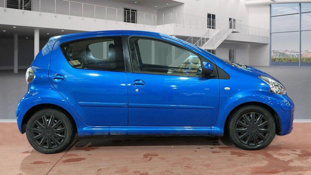 Used Toyota AYGO 2009 for sale - 77586305: Photo 9