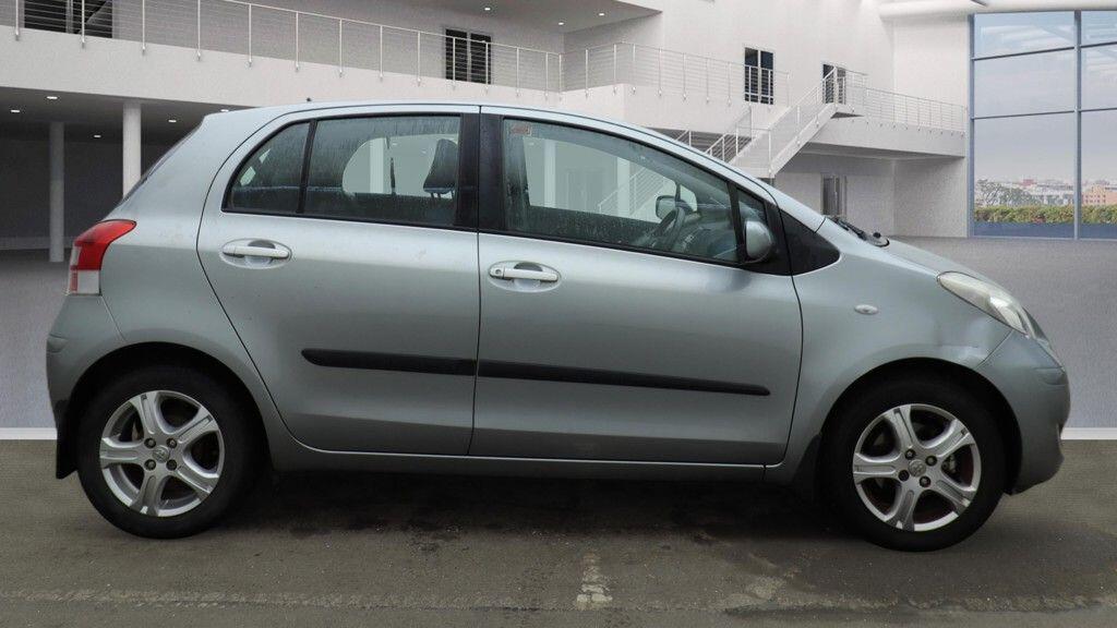 Used Toyota Yaris 2010 for sale - 77305310: Photo 10