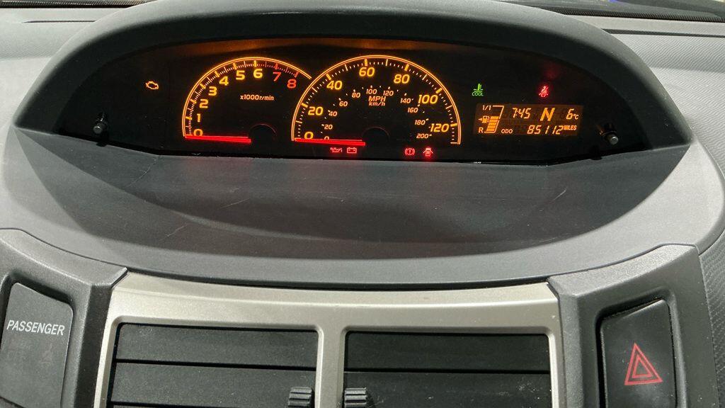 Used Toyota Yaris 2010 for sale - 77305310: Photo 3