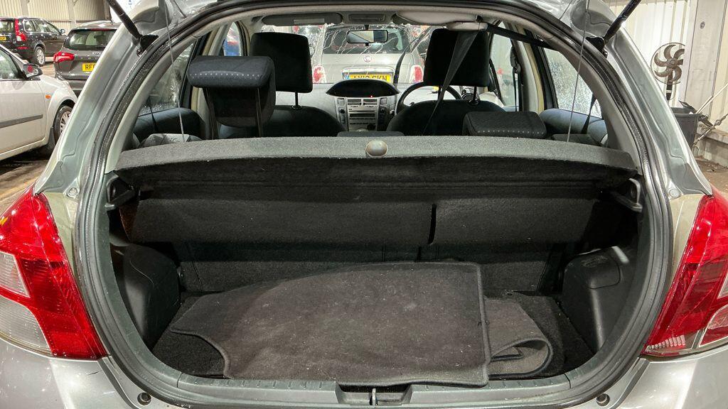 Used Toyota Yaris 2010 for sale - 77305310: Photo 6