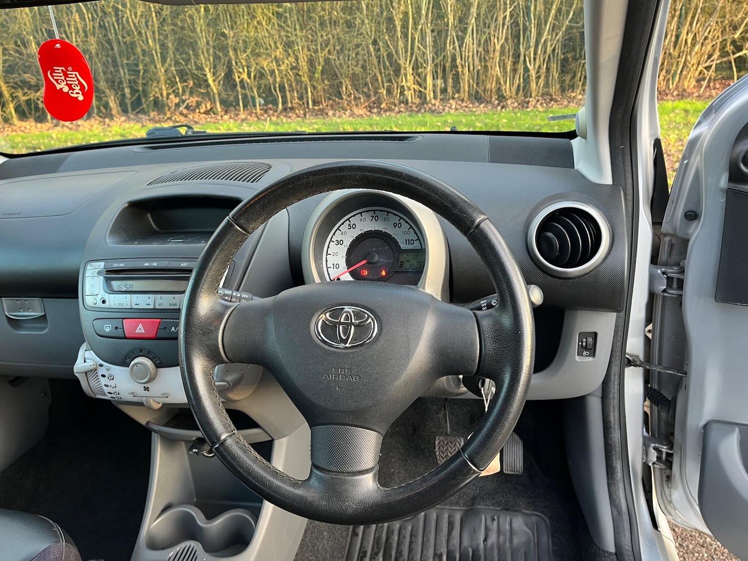 Used Toyota AYGO 2009 for sale - 77564665: Photo 27