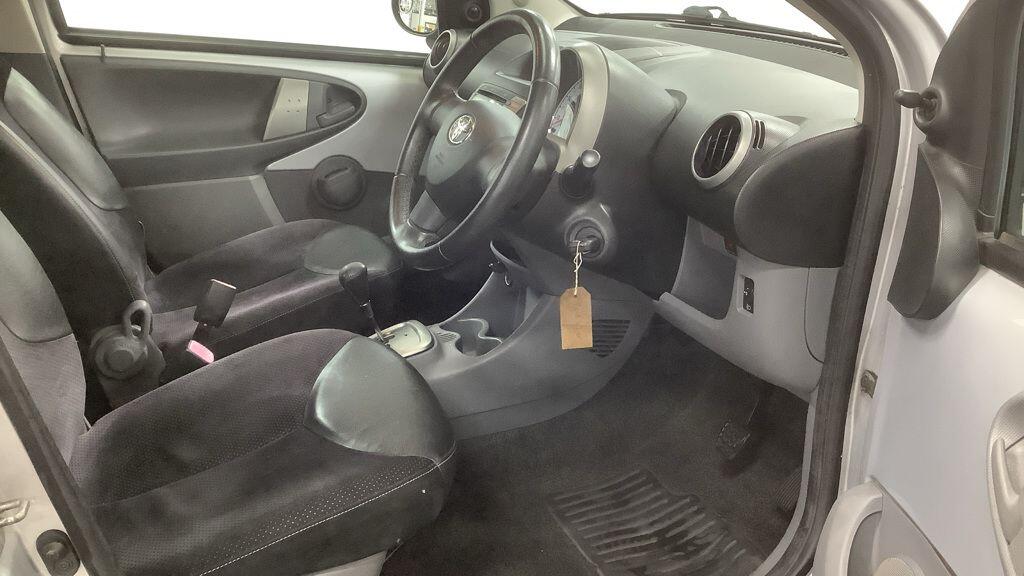 Used Toyota AYGO 2009 for sale - 77564665: Photo 4