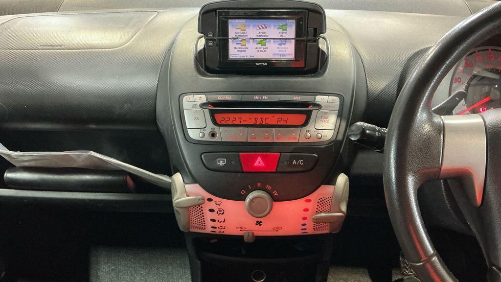 Used Toyota AYGO 2014 for sale - 77306167: Photo 2