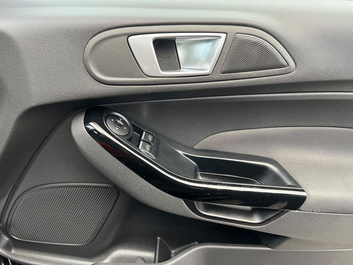 Used Ford Fiesta 2015 for sale - 77177790: Photo 10