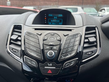 Used Ford Fiesta 2015 for sale - 77177790: Photo