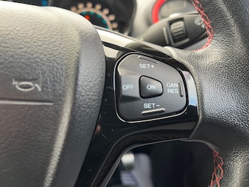 Used Ford Fiesta 2015 for sale - 77177790: Photo