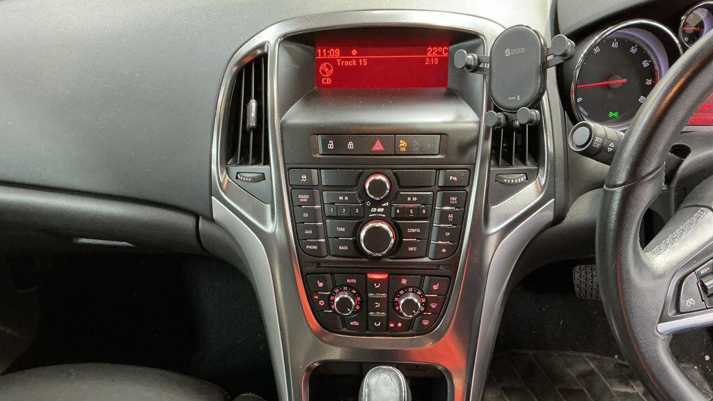 Used Vauxhall Astra 2011 for sale - 77898534: Photo 3