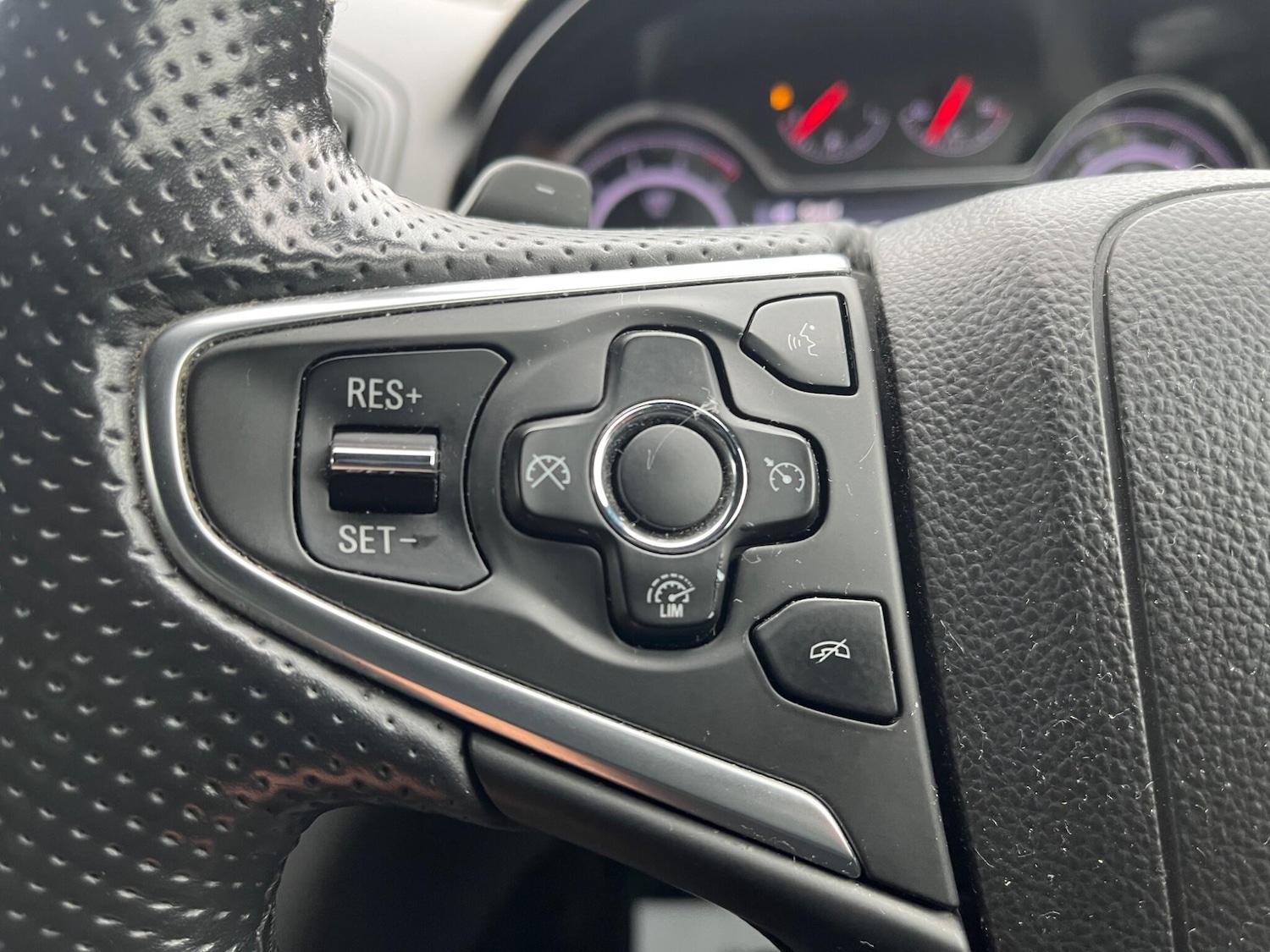 Used Vauxhall Insignia 2015 for sale - 77358811: Photo 10