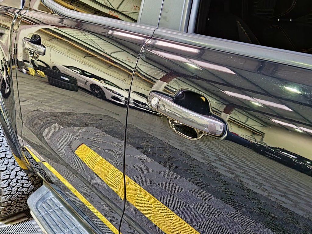 Vehicle 33