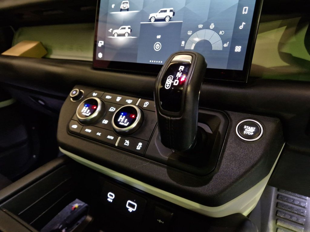 Used Land Rover Defender 2022 for sale - 76655479: Photo 14