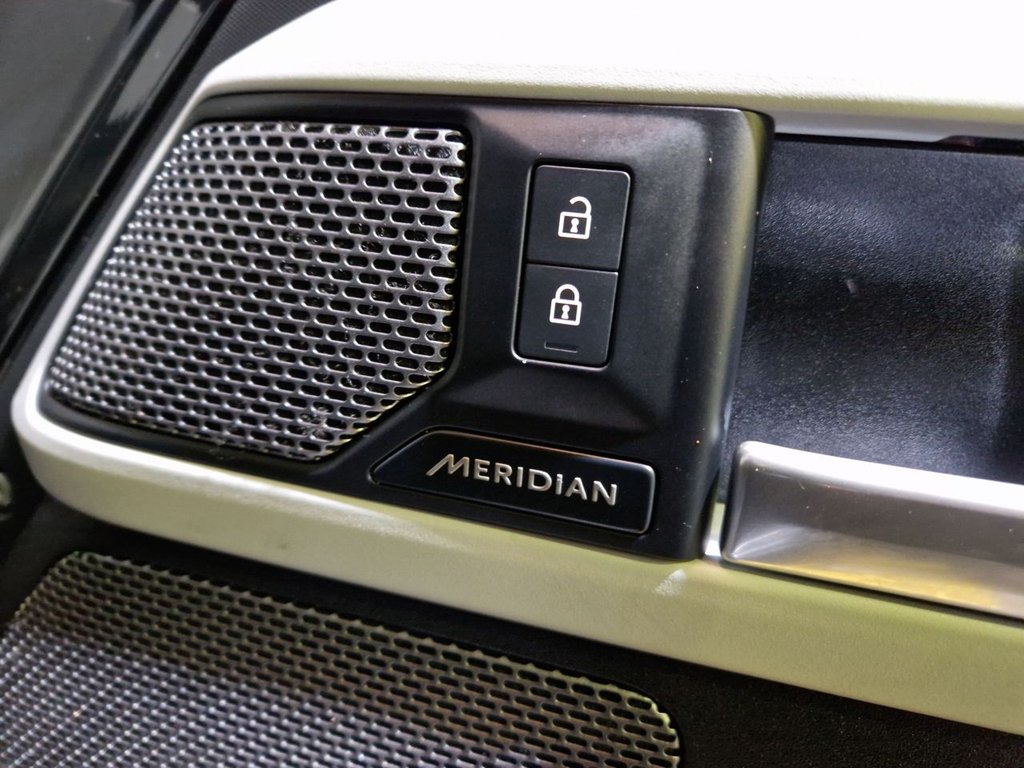 Used Land Rover Defender 2022 for sale - 76655479: Photo 17