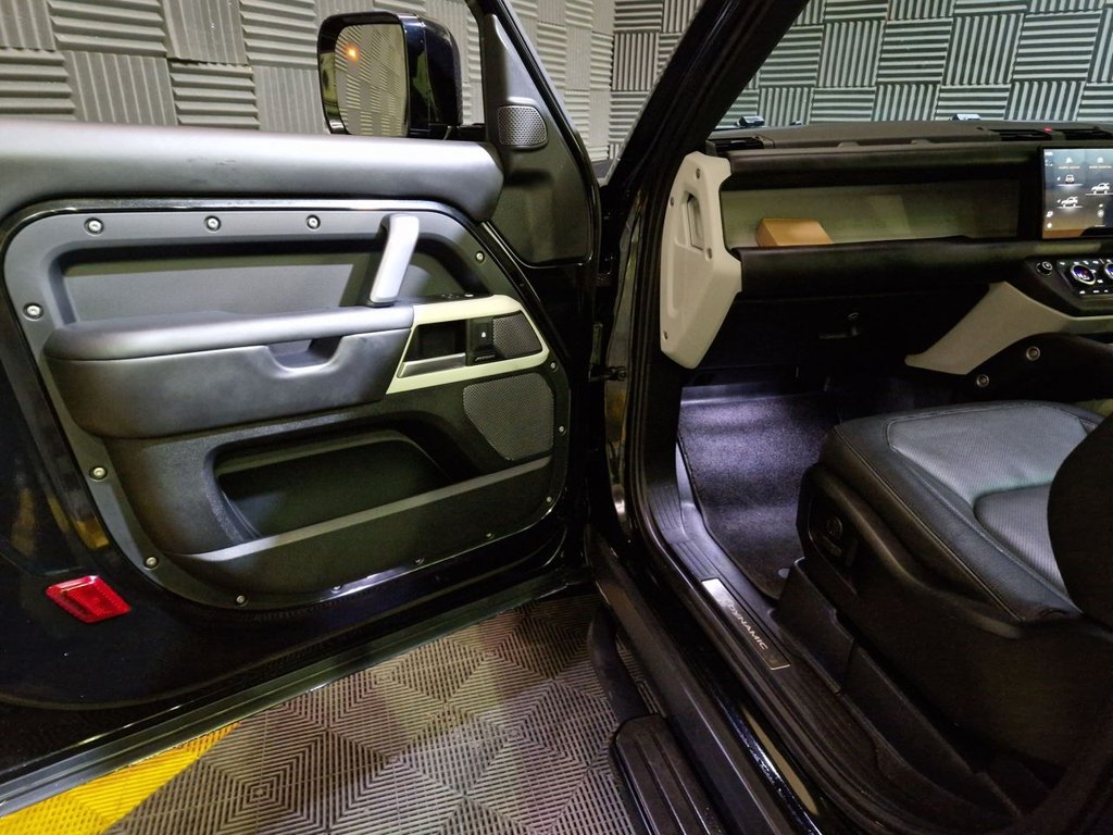 Used Land Rover Defender 2022 for sale - 76655479: Photo 8