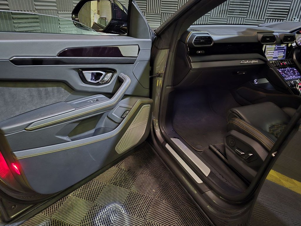 Used Lamborghini Urus 2023 for sale - 77263395: Photo 11