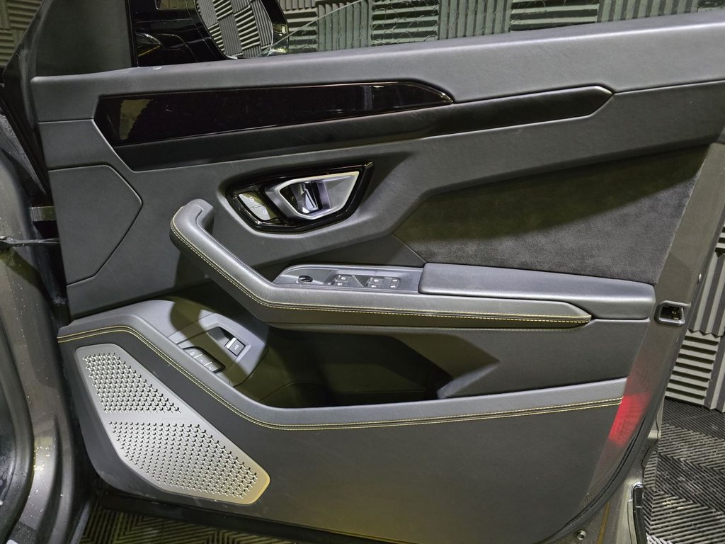 Used Lamborghini Urus 2023 for sale - 77263395: Photo 18