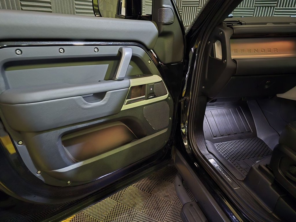 Used Land Rover Defender 2023 for sale - 77572010: Photo 10