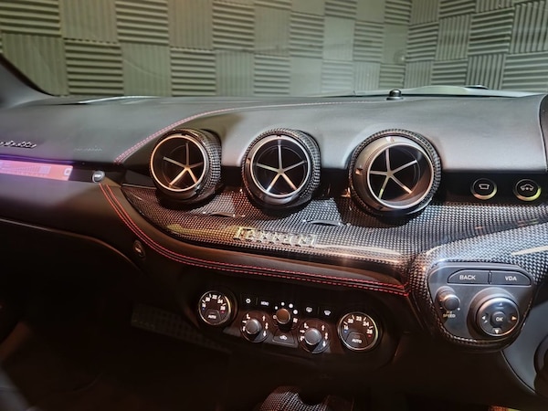 Used Ferrari F12 Berlinetta 2015 for sale - 75411545: Photo 20