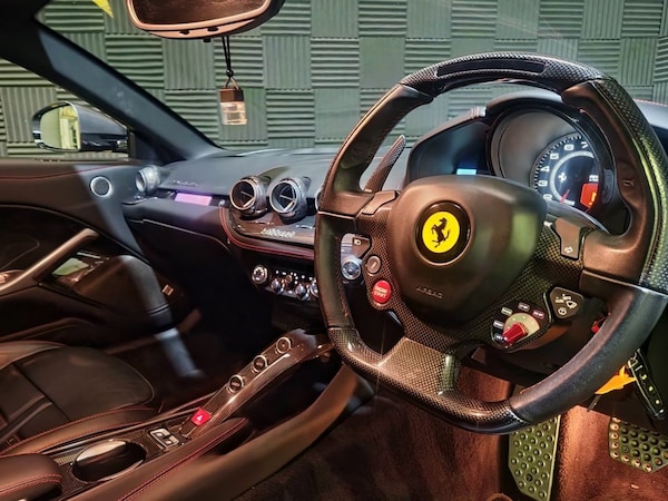 Used Ferrari F12 Berlinetta 2015 for sale - 75411545: Photo 23
